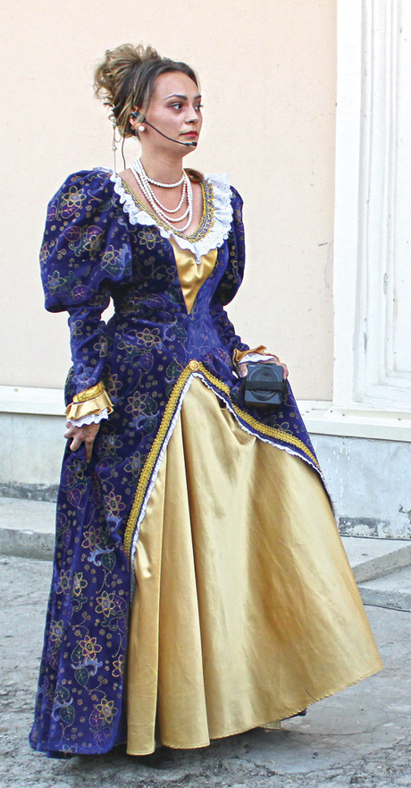 В.о. директора туристично-інформаційного центру м. Тернополя Ірина Потішна в костюмі королеви Марії-Казимири